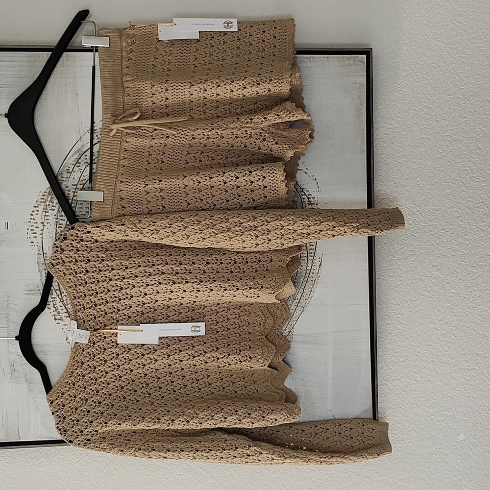 House of Harlow 1960 Tan Sweater Set